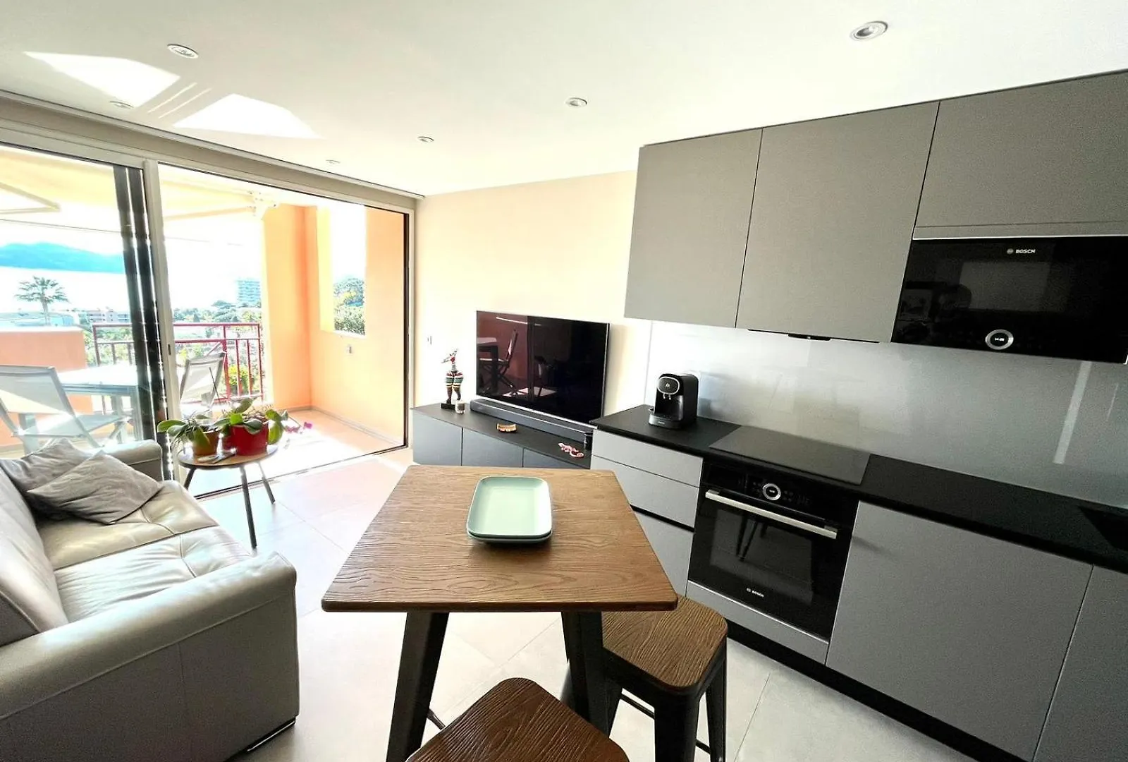 Appartement Haut De Gamme Vue Mer Classe 3 Etoiles Cannes Apartment